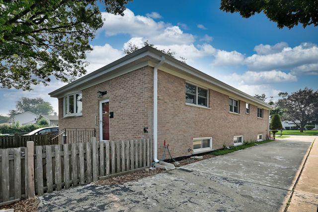 564 W Harrison Road, Lombard, IL 60148