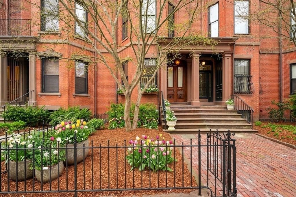 381 Beacon Street, Boston, MA 02116