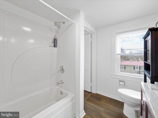 480 FALLING SPRING RD, Chambersburg, PA 17202