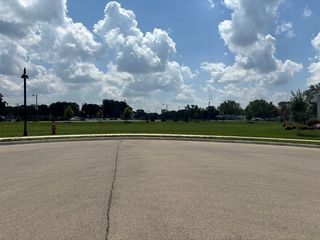 1 Pointe Boulevard, Peru, IL 61354