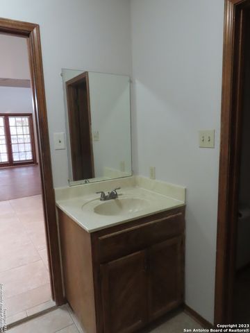 9207 Lasater St., San Antonio, TX 78254