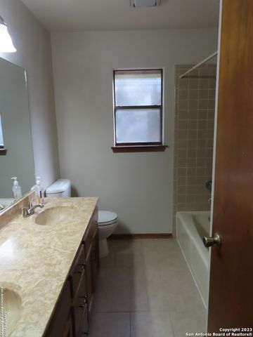 9207 Lasater St., San Antonio, TX 78254