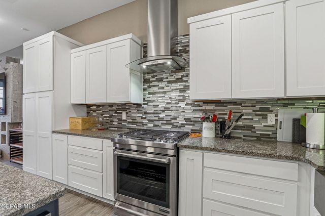 472 Vin Benicarlo Place, El Paso, TX 79912