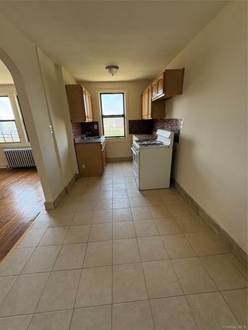 30 Locust Hill Avenue 7L, Yonkers, NY 10701