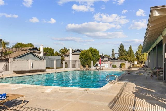 1437 Sycamore, Tustin, CA 92780