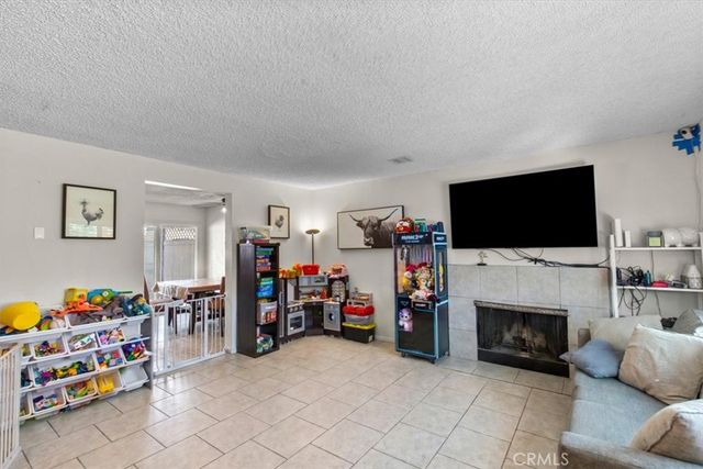 1437 Sycamore, Tustin, CA 92780