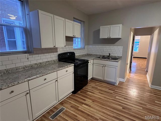 3829 S Compton Avenue, St Louis, MO 63118