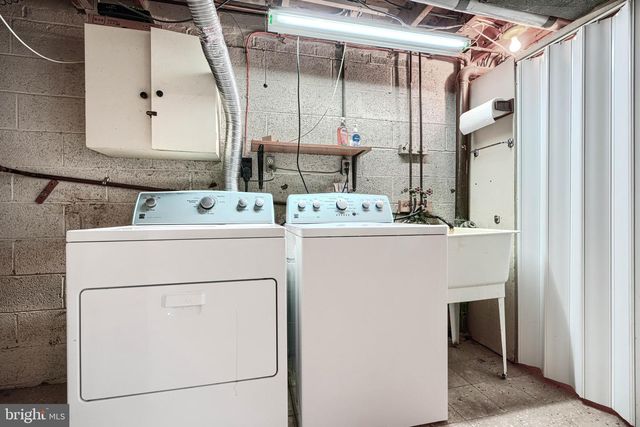 934 REGINA DR, Baltimore, MD 21227