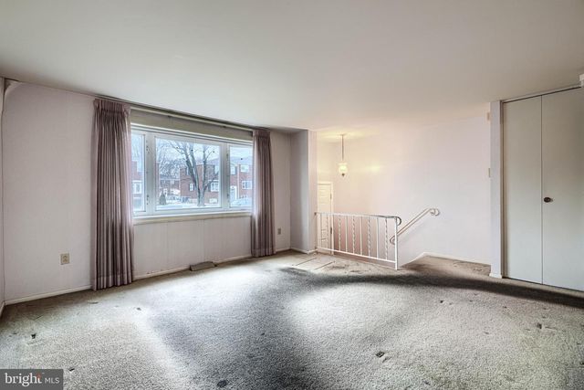 934 REGINA DR, Baltimore, MD 21227