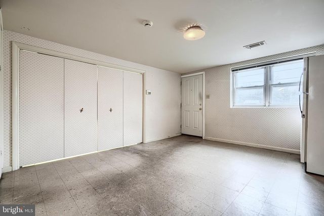 934 REGINA DR, Baltimore, MD 21227