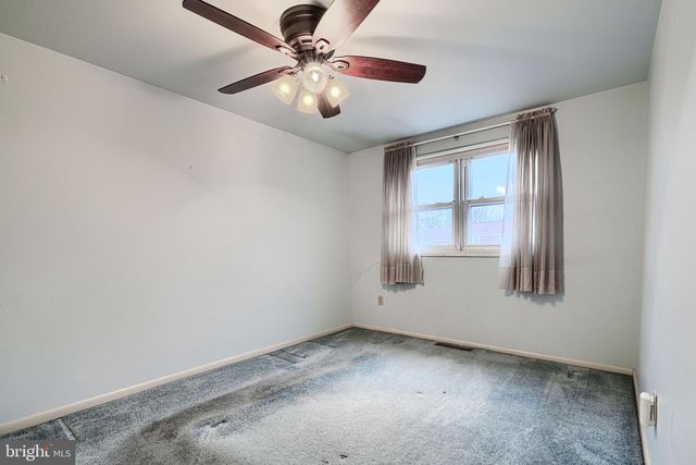 934 REGINA DR, Baltimore, MD 21227