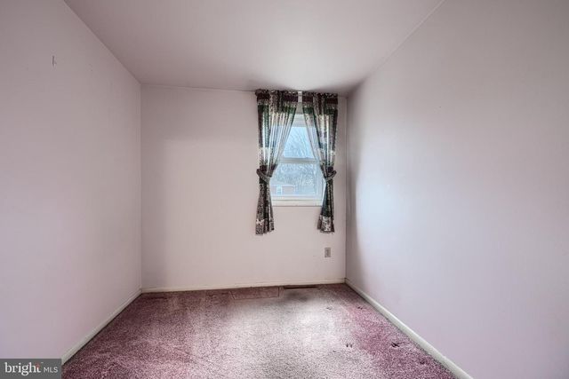 934 REGINA DR, Baltimore, MD 21227