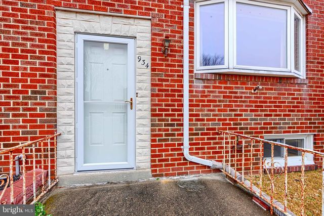 934 REGINA DR, Baltimore, MD 21227