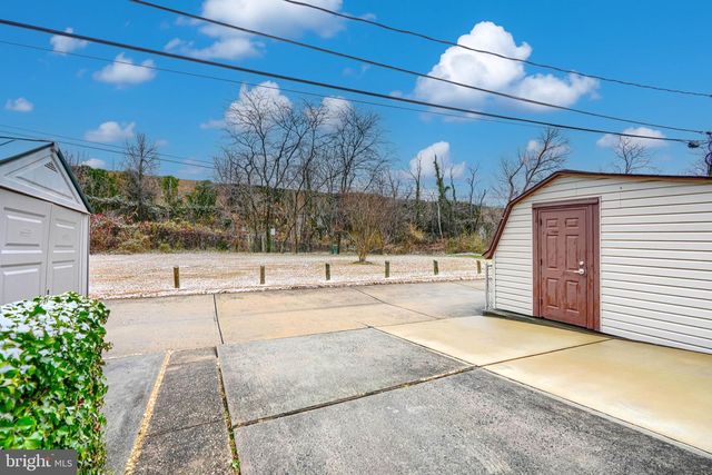 934 REGINA DR, Baltimore, MD 21227