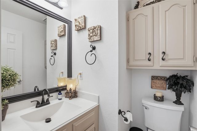 1501 W Castlewood Avenue, Friendswood, TX 77546