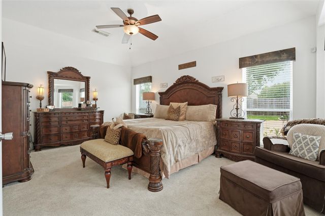 1501 W Castlewood Avenue, Friendswood, TX 77546