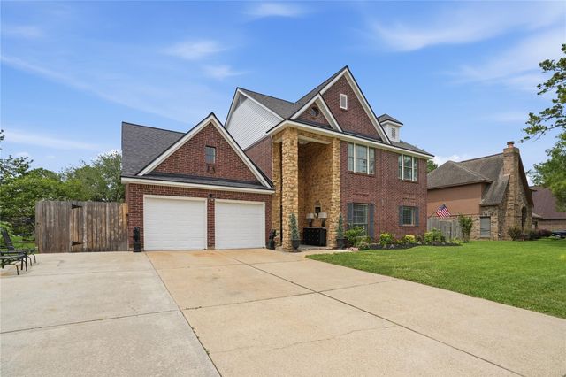 1501 W Castlewood Avenue, Friendswood, TX 77546