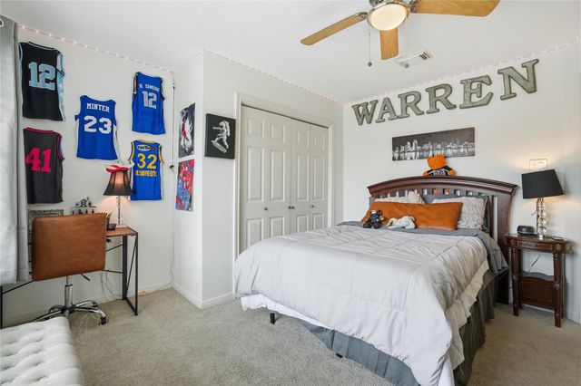 1501 W Castlewood Avenue, Friendswood, TX 77546