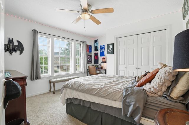 1501 W Castlewood Avenue, Friendswood, TX 77546