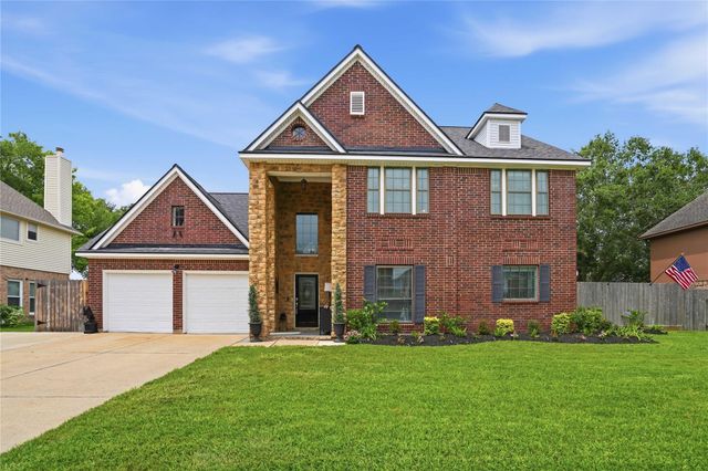 1501 W Castlewood Avenue, Friendswood, TX 77546