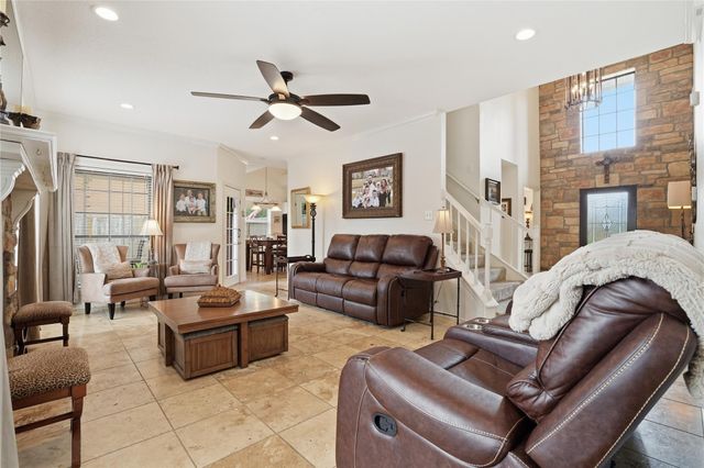 1501 W Castlewood Avenue, Friendswood, TX 77546