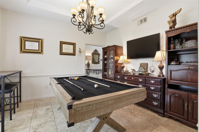 1501 W Castlewood Avenue, Friendswood, TX 77546