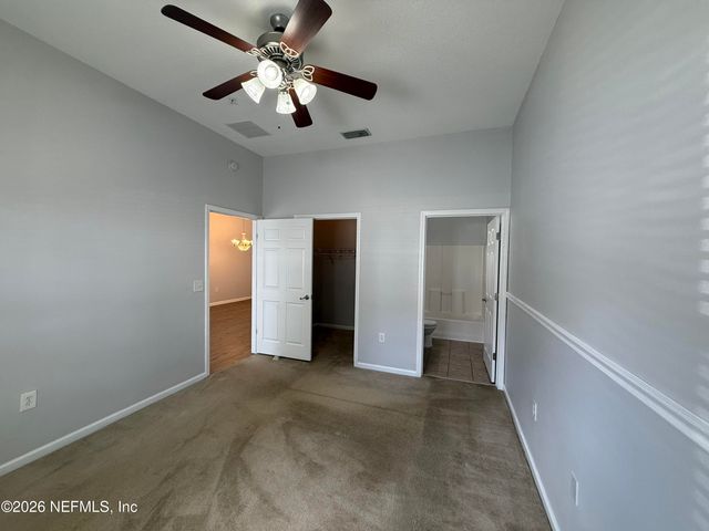 6111 MAGGIES Circle 107, Jacksonville, FL 32244