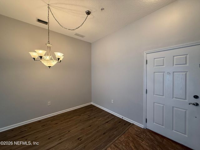 6111 MAGGIES Circle 107, Jacksonville, FL 32244