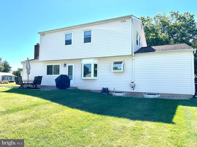 760 PARMENTIER RD, Warminster, PA 18974