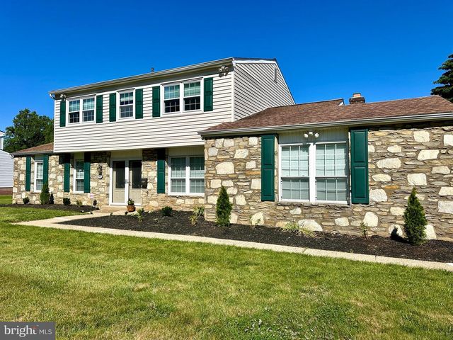 760 PARMENTIER RD, Warminster, PA 18974