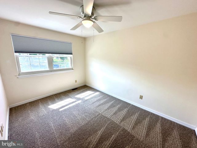 760 PARMENTIER RD, Warminster, PA 18974
