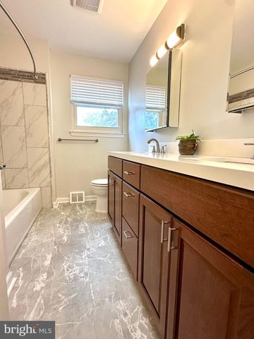 760 PARMENTIER RD, Warminster, PA 18974