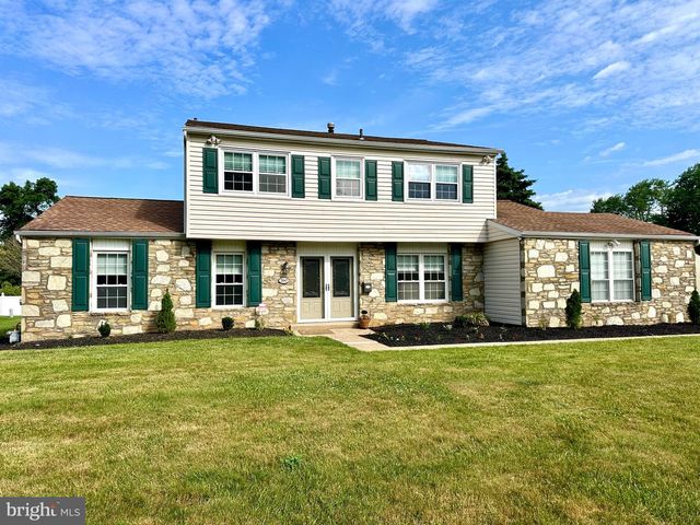 760 PARMENTIER RD, Warminster, PA 18974