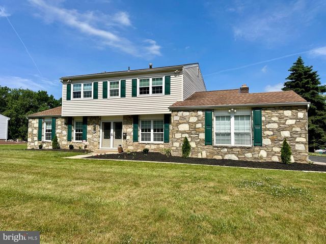 760 PARMENTIER RD, Warminster, PA 18974