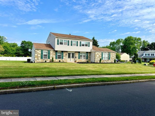 760 PARMENTIER RD, Warminster, PA 18974