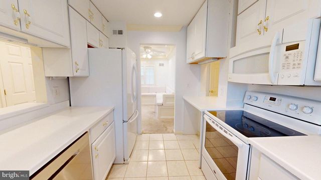4145 21ST RD N, Arlington, VA 22207