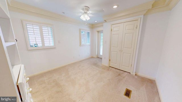 4145 21ST RD N, Arlington, VA 22207