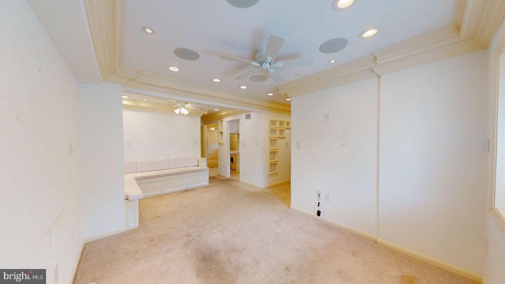 4145 21ST RD N, Arlington, VA 22207