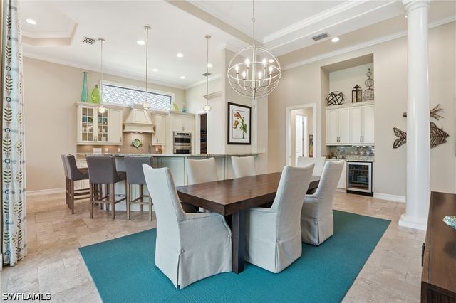 6453 Costa CIR, Naples, FL 34113