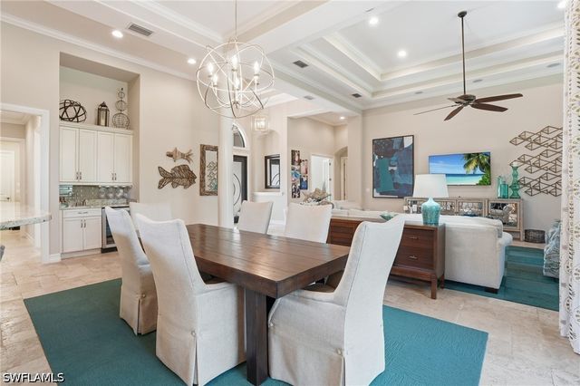 6453 Costa CIR, Naples, FL 34113