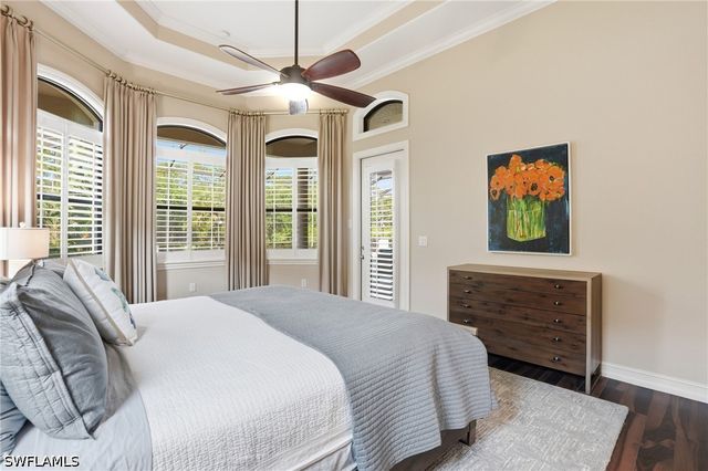 6453 Costa CIR, Naples, FL 34113