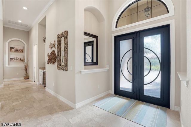 6453 Costa CIR, Naples, FL 34113