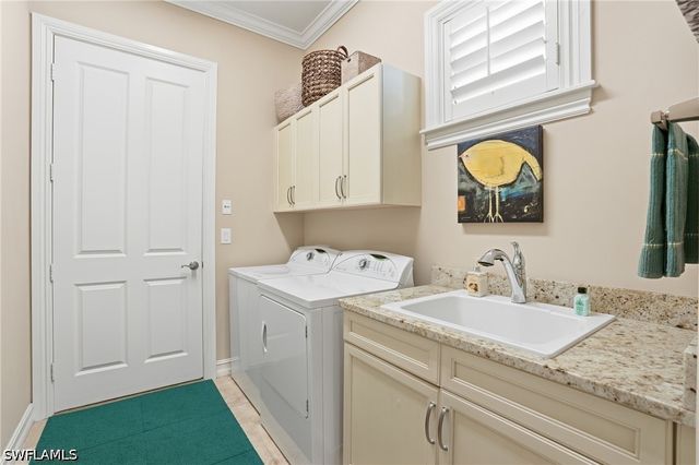 6453 Costa CIR, Naples, FL 34113