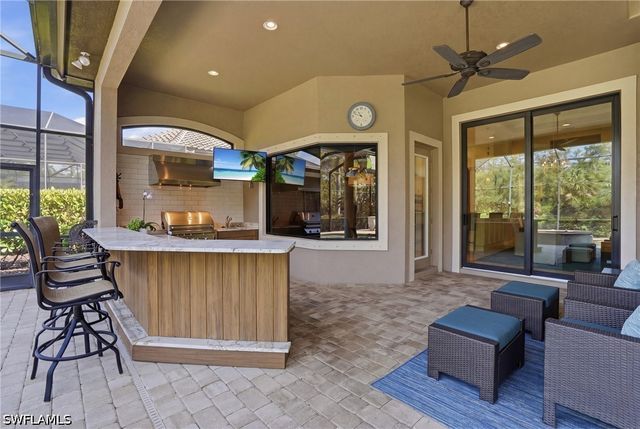 6453 Costa CIR, Naples, FL 34113