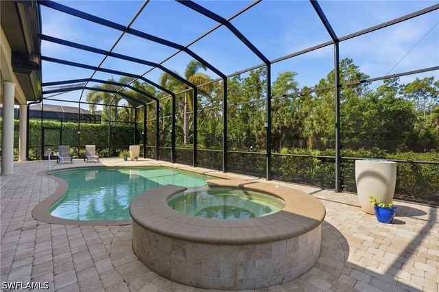 6453 Costa CIR, Naples, FL 34113