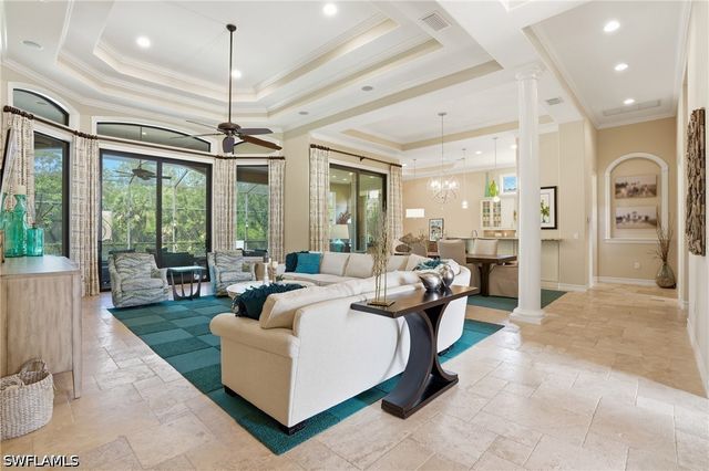 6453 Costa CIR, Naples, FL 34113