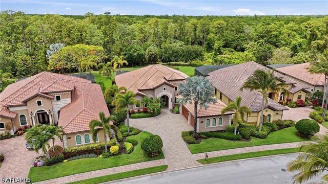 6453 Costa CIR, Naples, FL 34113