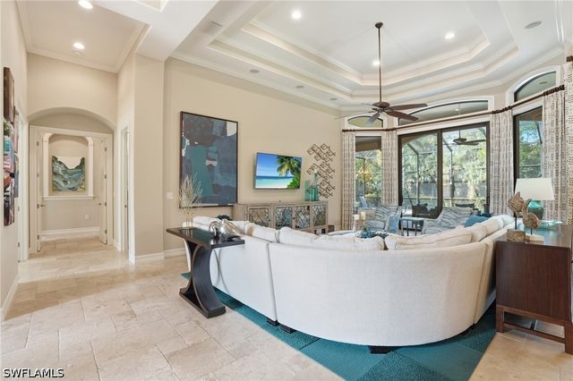 6453 Costa CIR, Naples, FL 34113