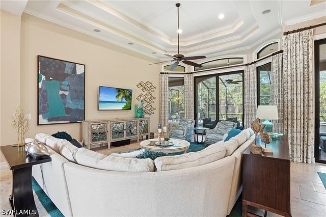 6453 Costa CIR, Naples, FL 34113