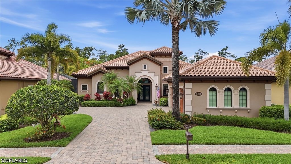 6453 Costa CIR, Naples, FL 34113